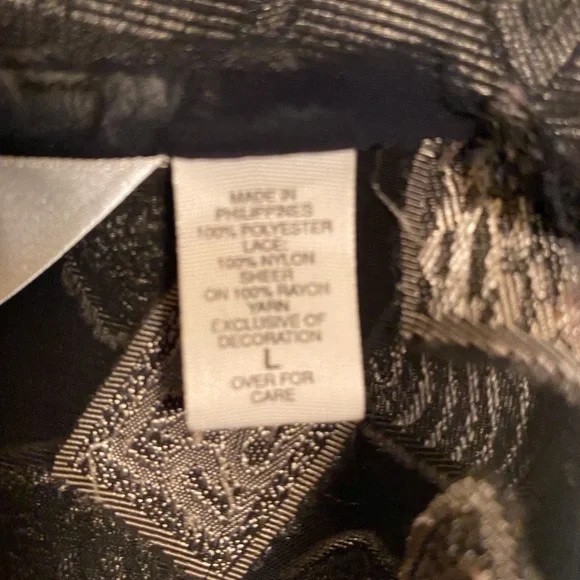 Victoria’s Secret COLLECTION Silver and Black Robe - Picture 5 of 8